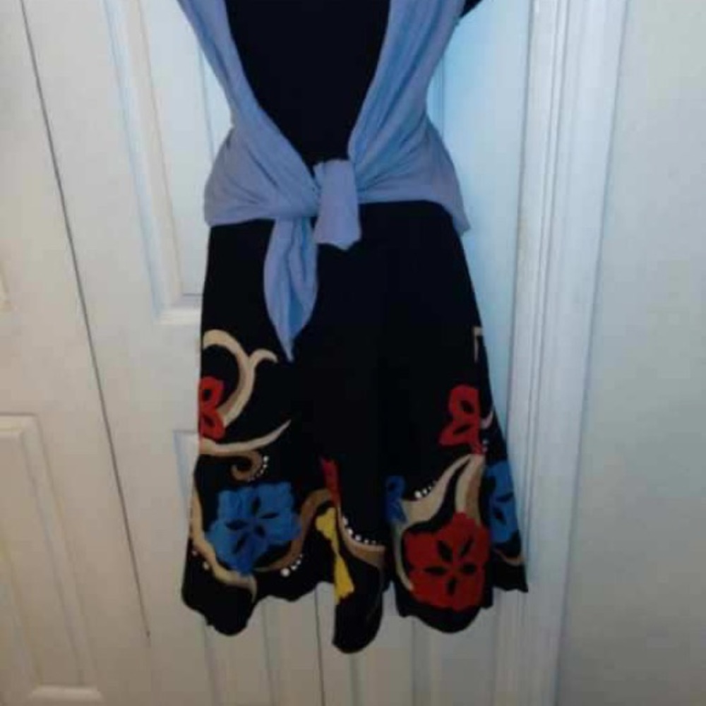 NWOT simple floral skirt, Knee Taylor